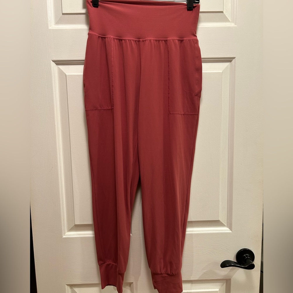 Athleta Salutation Jogger in Powervita, Size S